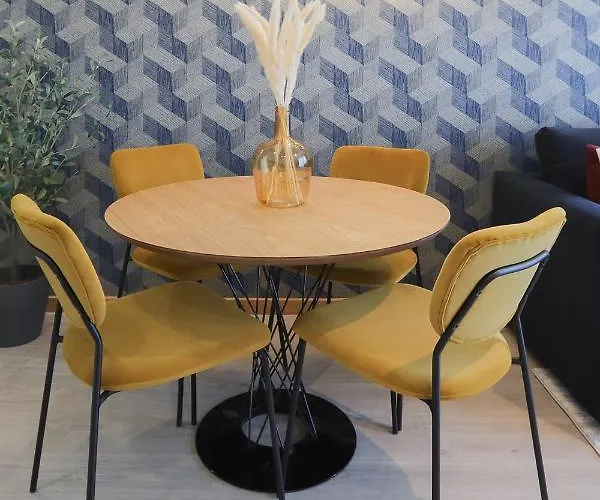 Hm - Issy Apartament *